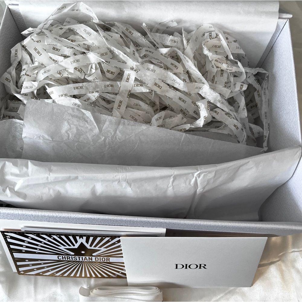 Dior Gift Box - Large - Picture 4 of 6